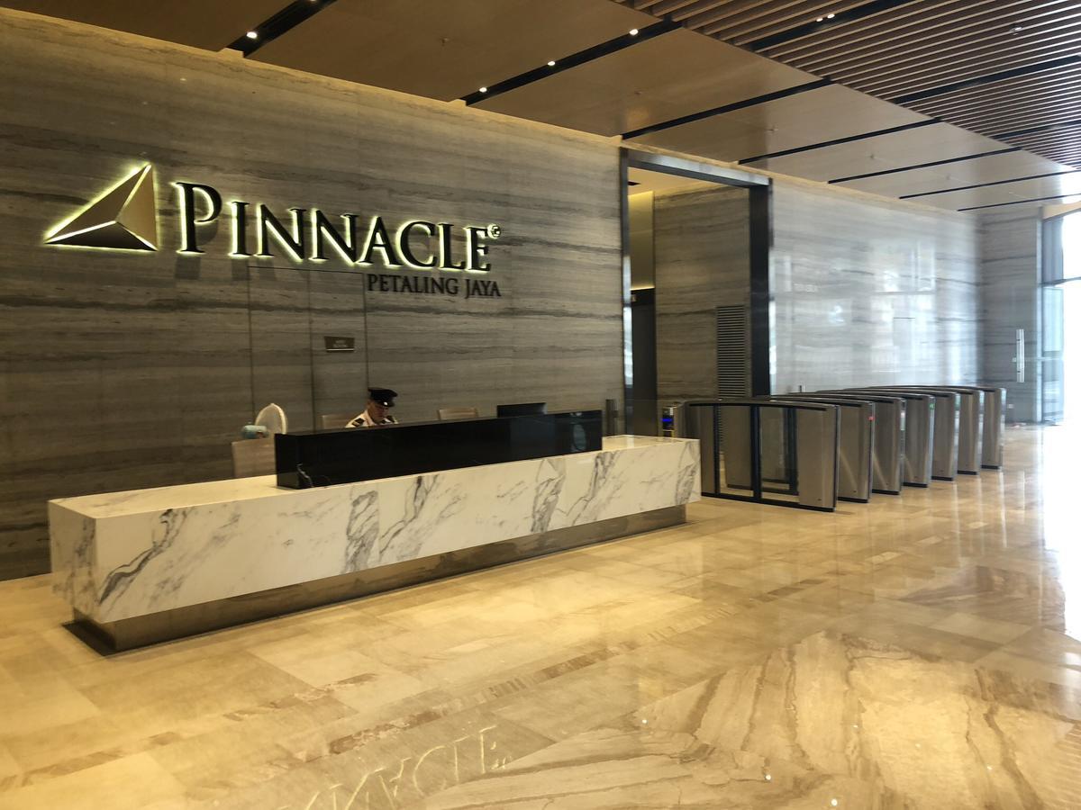 Chrisenbel Suites - Pinnacle Pj Petaling Jaya Zewnętrze zdjęcie